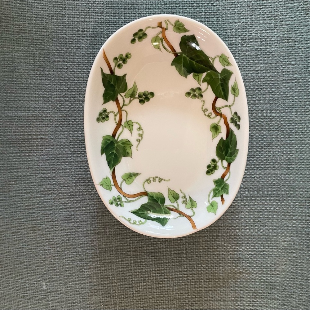 Wedgewood Napoleon Ivy Trinket Dish